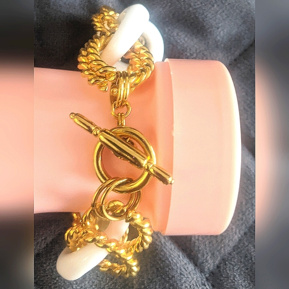 Kenneth Jay Lane Link Bracelet - Picture 2 of 7